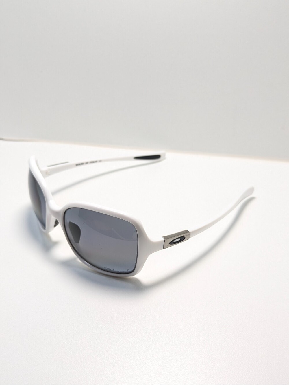 Oakley Obsessed Casual Gray UV White Oversized Square Women’s Fashion Sunglasses - Picture 8 of 11